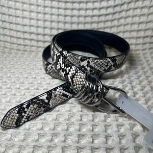 Loft Womens Grey Snakeskin Print‎ Belt Silver Buckle Size Large 70233 11325